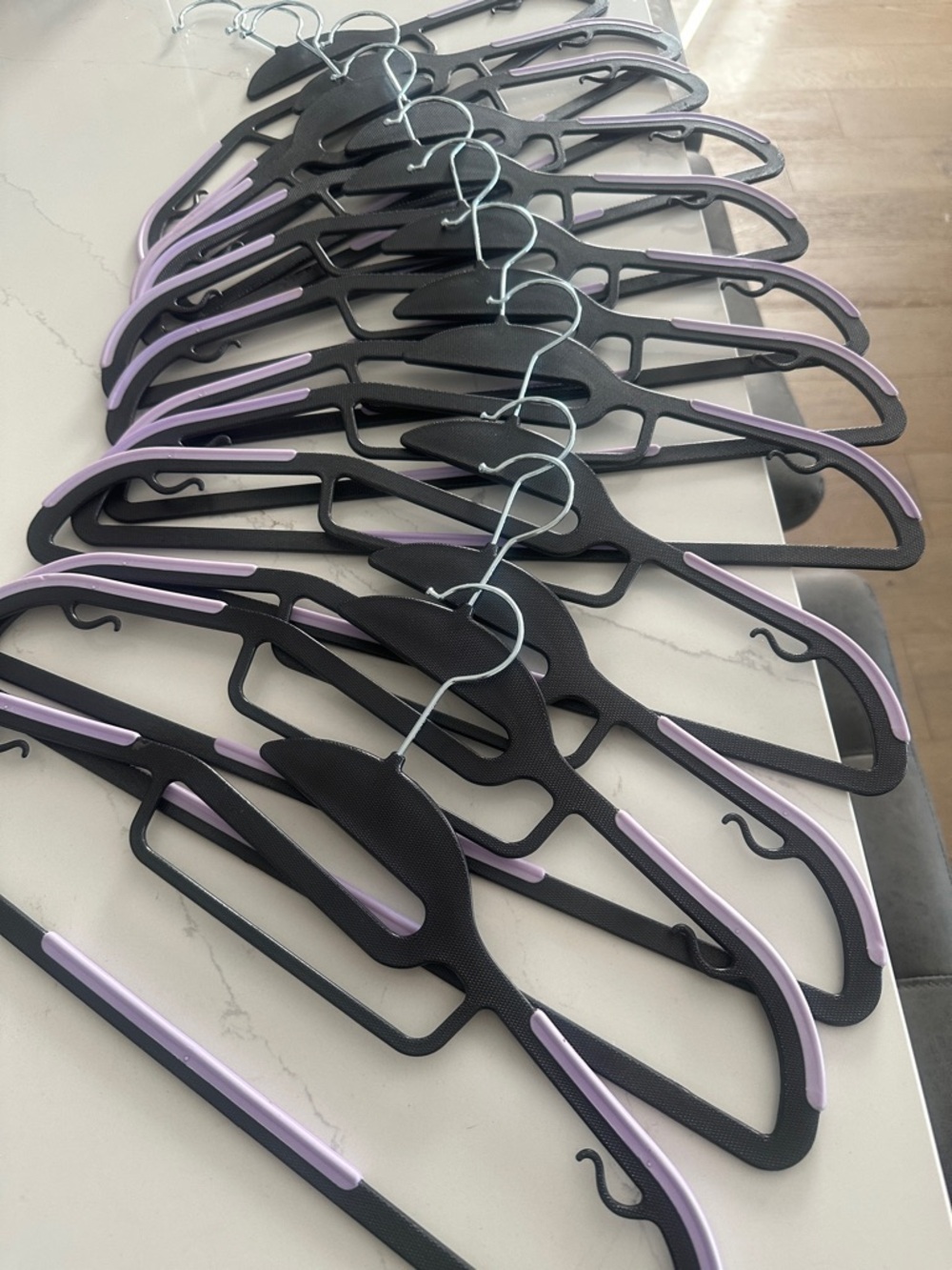 Non-Brand Black and Lavender Non-Slip Plastic Closet Hangers - 12 Pack